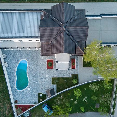 Hotel Kralj Kraljevo Exteriör bild